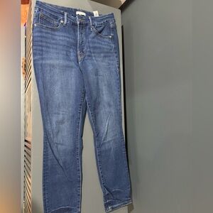 Good American Skinny Jeans in Medium Blue Wash